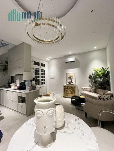 Vua mặt phố: Bán nhà phố Huế giá 25 tỷ, 67m x5T. Mặt tiền 4m. Có thang máy