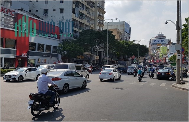 NHÀ MẶT PHỐ TRẦN ĐĂNG  NINH CẦU GIẤY - KINH DOANH ĐỈNH - 98M2 GIÁ CHÀO 71 TỶ.