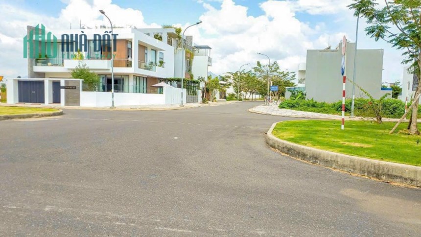 Bán lô góc biệt thự Gói 5 (Thái Hưng), Mỹ Gia, Nha Trang đối diện bồn hoa chỉ 33tr/m2