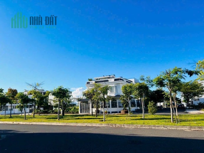 Bán lô góc biệt thự Gói 5 (Thái Hưng), Mỹ Gia, Nha Trang đối diện bồn hoa chỉ 33tr/m2
