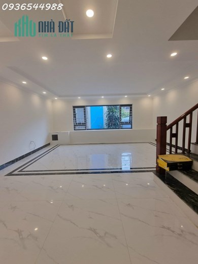 Nhà 4.5 Tầng, Mới, Nội Thất Sang Trọng, Gần Cầu Vĩnh Tuy 2 - Nguyễn Văn Linh, Long Biên