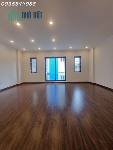 Nhà 4.5 Tầng, Mới, Nội Thất Sang Trọng, Gần Cầu Vĩnh Tuy 2 - Nguyễn Văn Linh, Long Biên