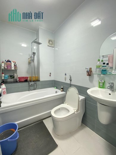 BÁN GÁP GIẢM 3TY NHÀ HXH TRÁNH ĐƯỜNG ỐNG ÍCH KHIÊM  Q11 - NHÀ ĐẸP 5 TẦNG BTCT - OTO 16 CHỔ VÀO NHÀ.
