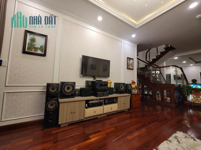 CHÍNH CHỦ BÁN NHÀ TÂN BÌNH, 5 x20m, Ô TÔ NGỦ TRONG NHÀ, SỔ ĐẸP, GIÁ TỐT