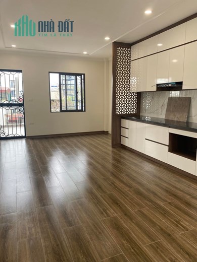 Nhà Võng Thị cạnh Hồ Tây 7T thang máy ô tô vào nhà, dân tự xây, 2 mặt thoáng trước sau, hơn 10tỷ