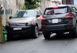 Bán nhà HXH 8m - D2 - Nguyễn Gia Trí. DT: 5.3mx17m, 4T, HĐT: 23tr. Giá: 13,7 tỷ TL.
