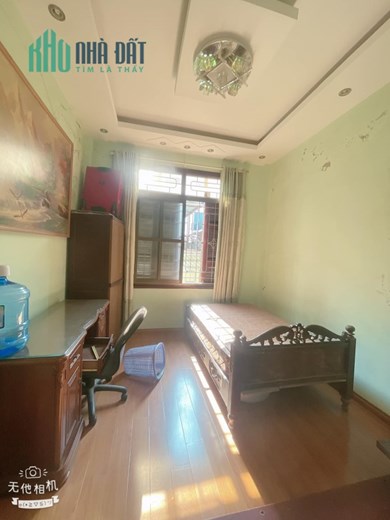 Nhà cạnh Hồ Tây phố Lạc Long Quân, ôtô vào nhà, kinh doanh, nhà 2 mặt thoáng 45m2*5T giá chỉ 9 tỷ