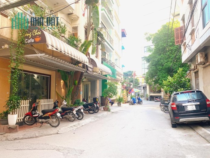 Nhà lô góc Cầu Giấy - Đường 800A, Nguyễn Khánh Toàn 70m2*5T*MT 10m vị trí cực đẹp KD hái ra tiền