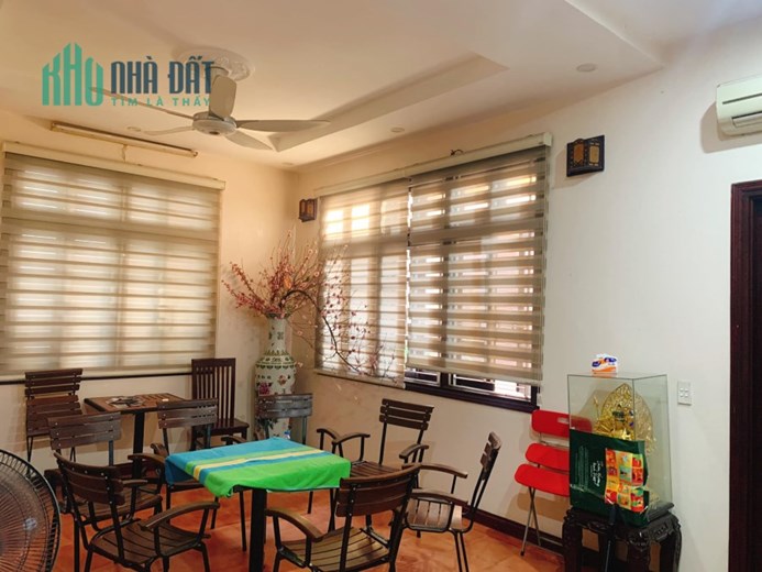 Nhà lô góc Cầu Giấy - Đường 800A, Nguyễn Khánh Toàn 70m2*5T*MT 10m vị trí cực đẹp KD hái ra tiền