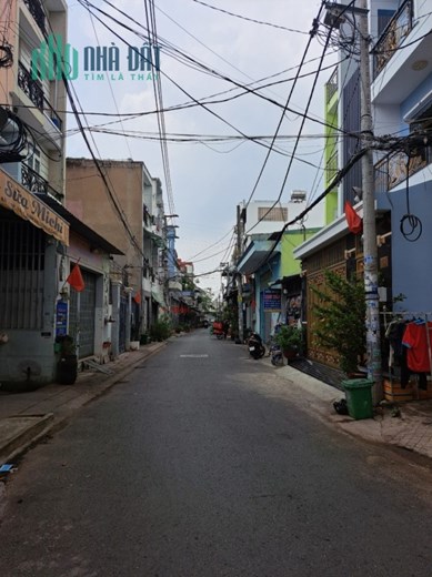 BÁN NHÀ HẺM 8M MÃ LÒ, BÌNH TÂN, TẶNG NỘI THẤT XỊN 5,2 TỶ TL 0948362610