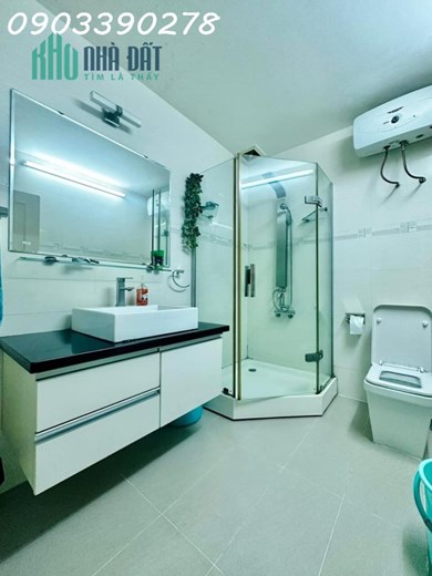 HIẾM - KHU VIP LÝ THƯỜNG KIỆT Q.10 - XE TẢI TẤN CỬA - 5 TẦNG - KD ĐA NGÀNH (ĐỊNH CƯ)
