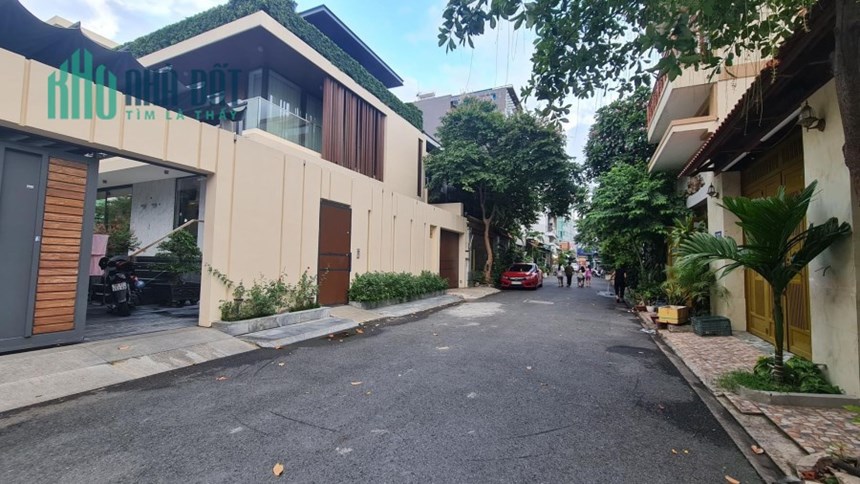 Bán nhà Mặt tiền Hẻm 10m Hoàng Hoa Thám - Phan Đăng Lưu, 9.6x23m, 4 tầng, 33 tỷ.
