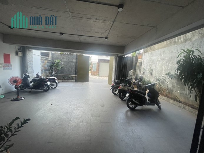Bán nhà Mặt tiền Hẻm 10m Hoàng Hoa Thám - Phan Đăng Lưu, 9.6x23m, 4 tầng, 33 tỷ.