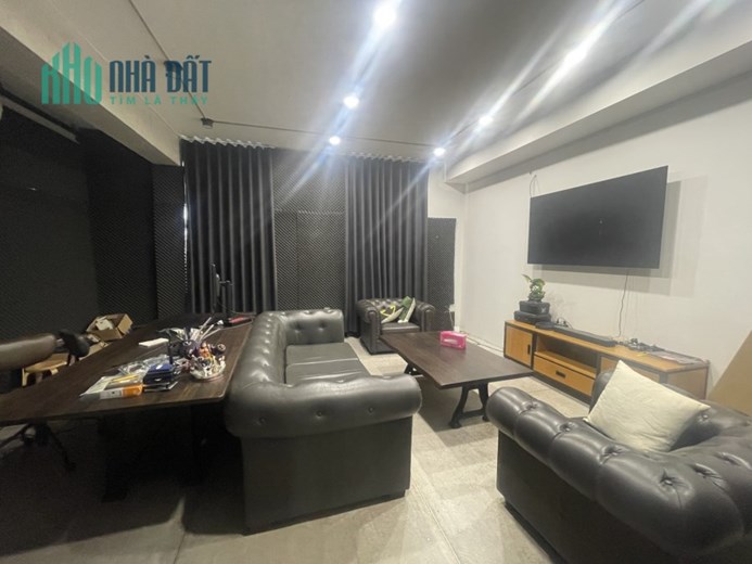 Bán nhà Mặt tiền Hẻm 10m Hoàng Hoa Thám - Phan Đăng Lưu, 9.6x23m, 4 tầng, 33 tỷ.