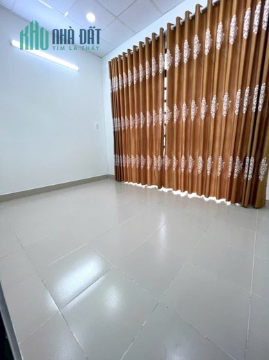 Bán Gấp Nhà Lê Văn Quới Ngay ngã tư 4 xã hẻm xe hơi đỗ cửa 40 m2 ,2 Tầng  Nhỉnh 3 tỷ