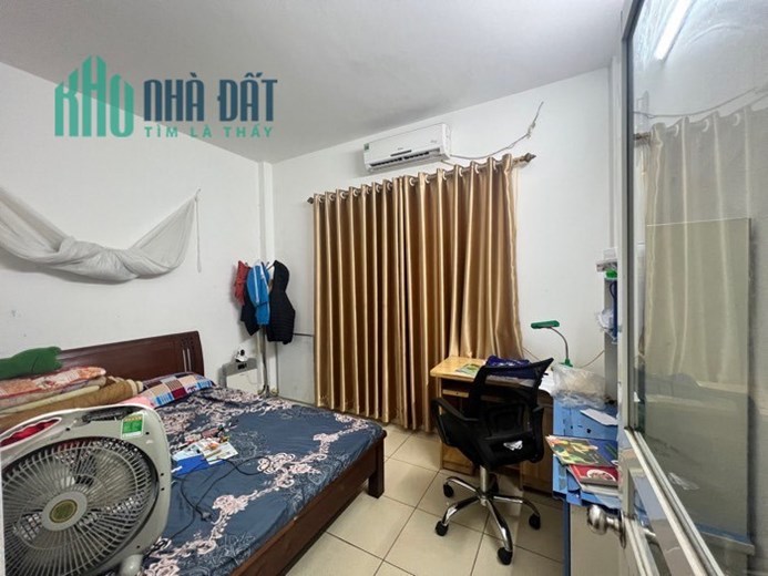Nhà Thạch Bàn Ngọc Trì , Long Biên 40M x 4T , Ngõ Nông , Ô Tô Đỗ Cổng , Sát Ô Tô Tránh . Giá 3.7 Tỷ