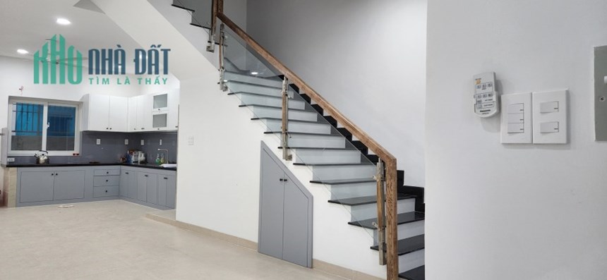 Cho thuê nhà 1 trệt + 2 lầu, DT 5*17.5, KDC cao cấp Valencia Riverside, Nguyễn Duy Trinh, P.Phú