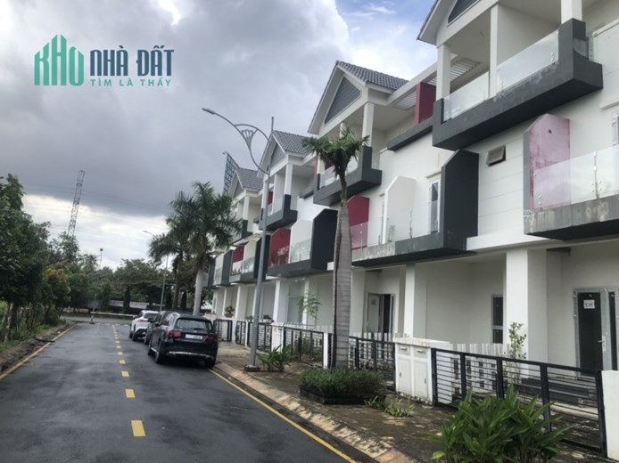 Cho thuê nhà 1 trệt + 2 lầu, DT 5*17.5, KDC cao cấp Valencia Riverside, Nguyễn Duy Trinh, P.Phú