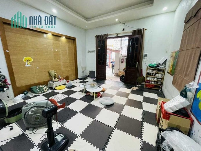 Rẻ, nhà đẹp trung tâm Ngọc Lâm, Long Biên, tiện ích, gần trường chợ 50m, chỉ 2 tỷ 9
