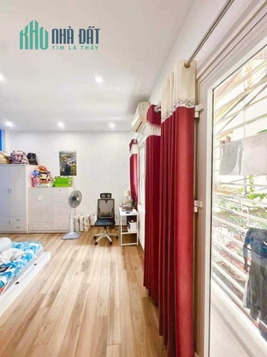 Bán Nhà Ngõ 173 Hoàng Hoa Thám 53m2 x 5 tầng, mặt tiền bề thế 10m, nhà mới ở ngay, nội thất sang