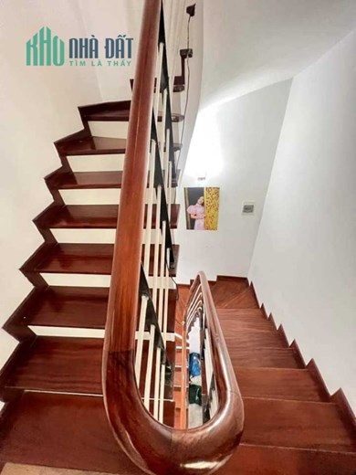 Bán Nhà Ngõ 173 Hoàng Hoa Thám 53m2 x 5 tầng, mặt tiền bề thế 10m, nhà mới ở ngay, nội thất sang