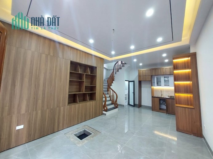 Nhà lô góc Ngọc Lâm, Long Biên 56m 4T, oto,KD, nhỉnh 7ty .
