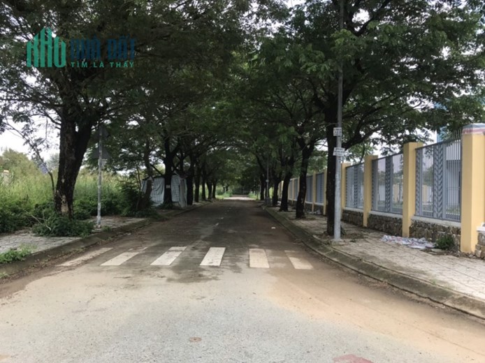 ĐẤT nền Biệt Thự rộng gần 400m2, view sông thoáng mát Quận 9, Gía Rẻ