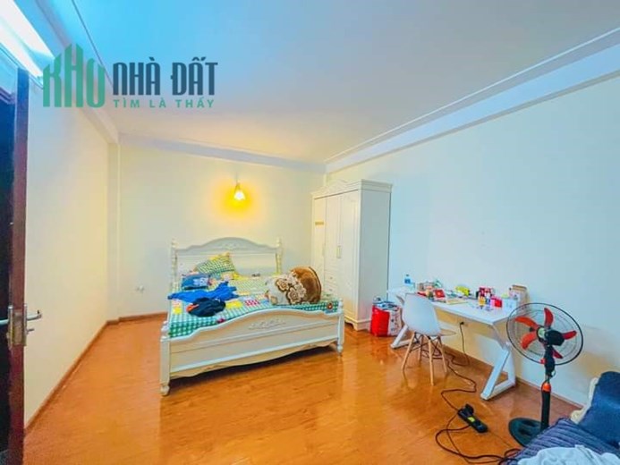 Bán Nhà Đường Phạm Văn Đồng 32/35m2 x 5 tầng, ngõ thông, gần Ngoại Giao Đoàn, nhà mới ở ngay, giá