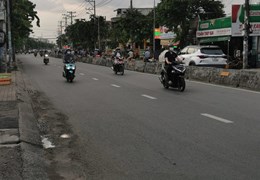 ĐẤT NHÀ XƯỞNG MẶT TIỀN HẺM PHAN VĂN HỚN -1.000M2 - SỔ ĐẸP- XE TẢI CHẠY TUNG TĂNG