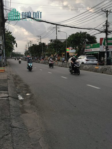 ĐẤT NHÀ XƯỞNG MẶT TIỀN HẺM PHAN VĂN HỚN -1.000M2 - SỔ ĐẸP- XE TẢI CHẠY TUNG TĂNG