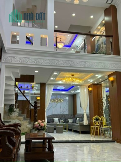 Siêu Phẩm Nhà Phố 5 Tầng nở hậu 7m, đẹp như Dinh Thự, Nhà Bè