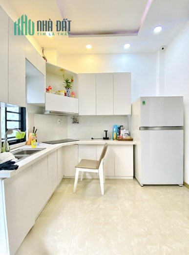 NGộp Cách Mạng Tháng 8 - Quận3 - 36m2 - 4 tầng BTCT đẹp