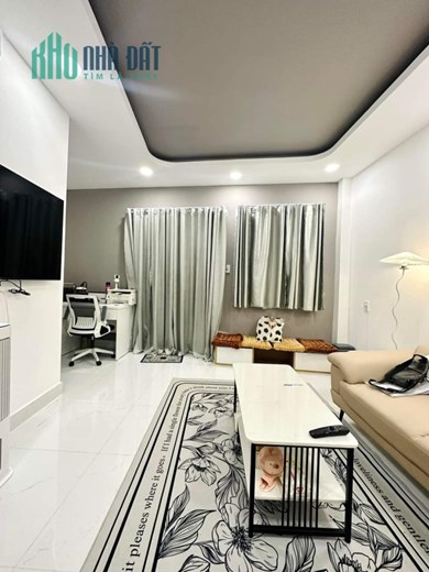 NGộp Cách Mạng Tháng 8 - Quận3 - 36m2 - 4 tầng BTCT đẹp