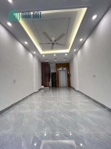 7.3 TỶ NHÀ MỚI VƯƠNG THỪA VŨ. 6 TẦNG THANG MÁY 3 BƯỚC OTO