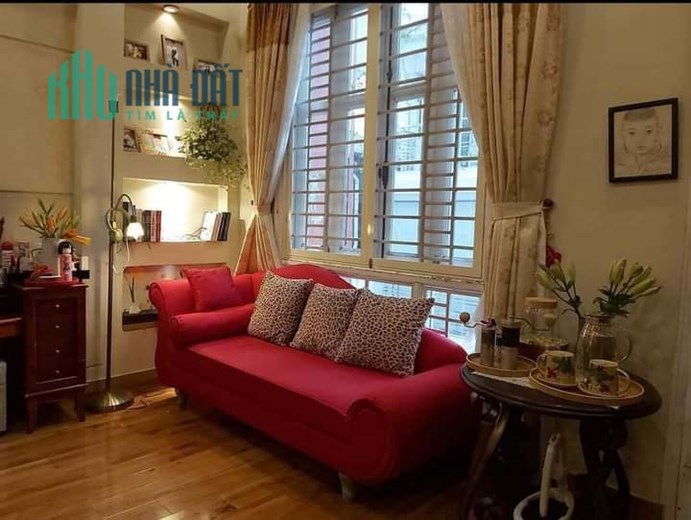 Bán Nhà Đường Nguyễn Chí Thanh 105m2 x 5 tầng, 6 phòng ngủ, khu phân lô ô tô tránh, dừng đỗ trước