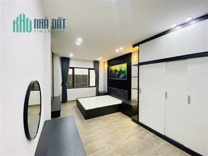 17.9 tỷ-66m x 6 tầng, mặt tiền 6m- phân lô -ô tô vào nhà-Trần Quang Diệu, Đống Đa