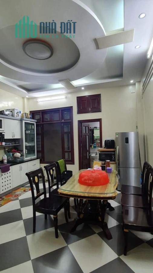 Bán nhà Đông Ngạc Thụy Phương, Bắc Từ Liêm, Lô Góc Sát Ô Tô Kinh Doanh 42m2, 6 Tầng, MT 5m 4.2 Tỷ.