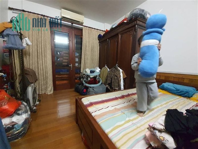 SẬP SÀN ! Phố Vip Hoàng Cầu, ô tô tránh, kinh doanh, phân lô, 2 mặt ngõ, 32m*4T chỉ 7.9 tỷ đồng .