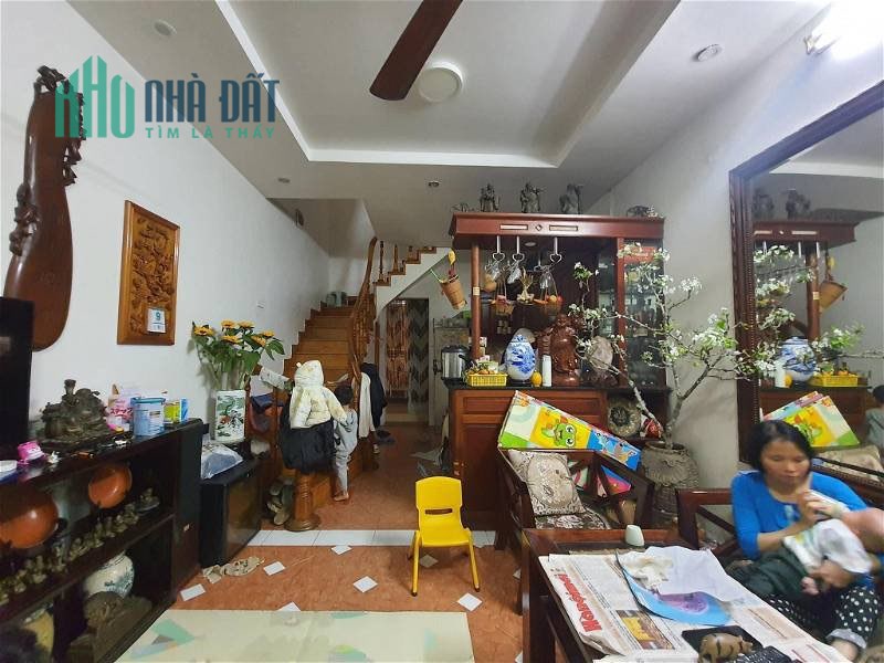 SẬP SÀN ! Phố Vip Hoàng Cầu, ô tô tránh, kinh doanh, phân lô, 2 mặt ngõ, 32m*4T chỉ 7.9 tỷ đồng .