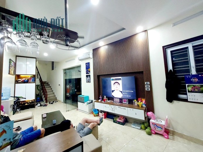 Bán nhà phân lô Giải Phóng Thanh Xuân 38m 4 tầng ô tô vào nhà nhà đẹp ở ngay nhỉnh 7 tỷ 0817606560