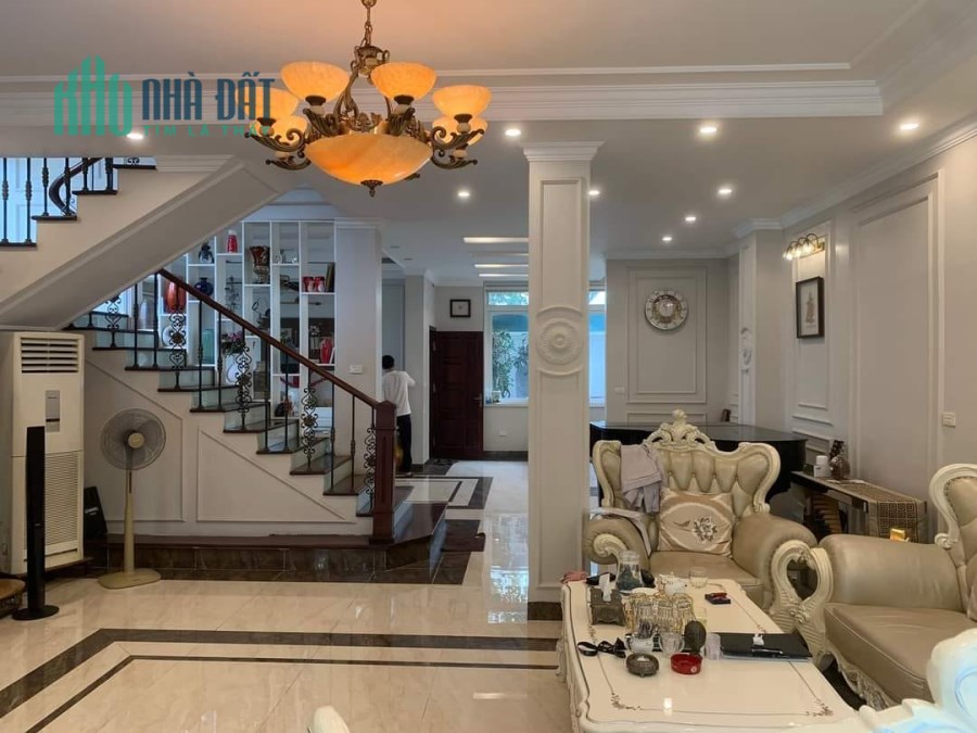 CỰC ĐẸP! Lô góc Nguyễn Văn Huyên phân lô ô tô tránh, ở cực sướng