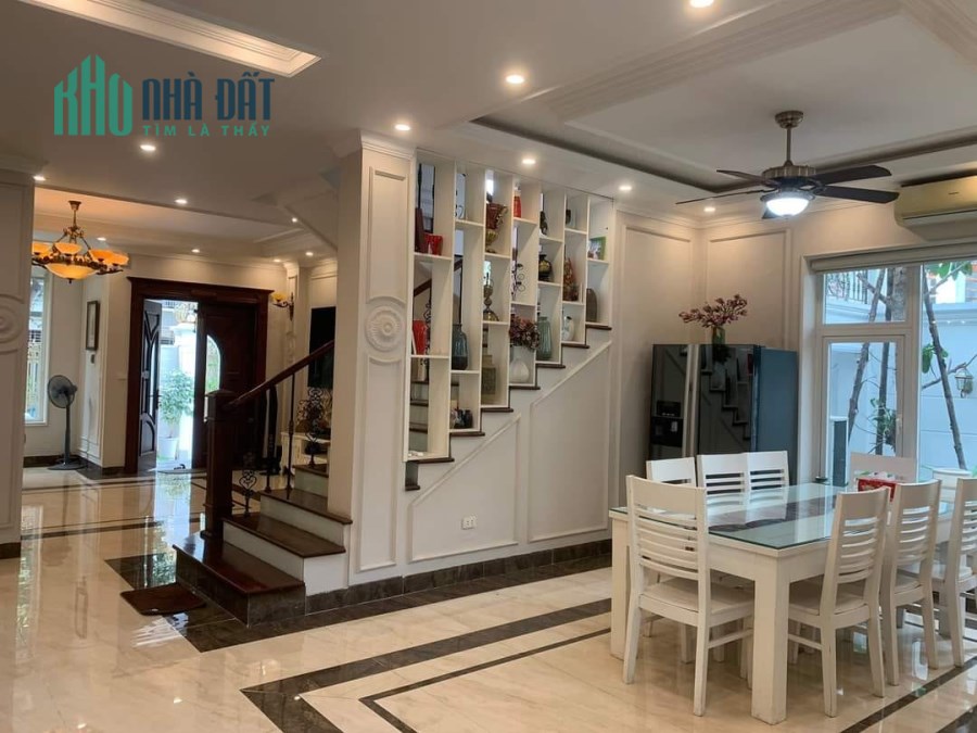CỰC ĐẸP! Lô góc Nguyễn Văn Huyên phân lô ô tô tránh, ở cực sướng