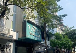 Bán nhà mặt phố Yên Phụ,  Khu vực buôn bán  sầm uất .