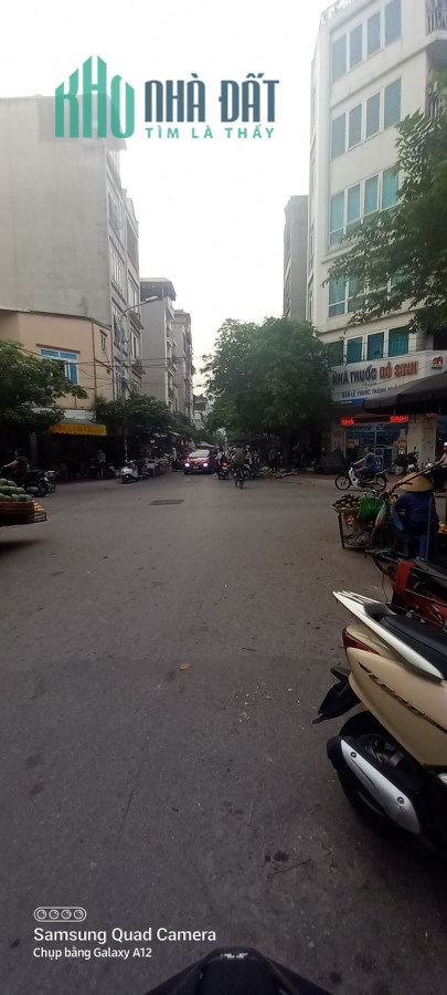 Siêu Hiếm phân lô tại Ngô Thì Nhậm Hà Đông ô tô đỗ cửa.