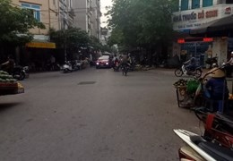 Siêu Hiếm phân lô tại Ngô Thì Nhậm Hà Đông ô tô đỗ cửa.