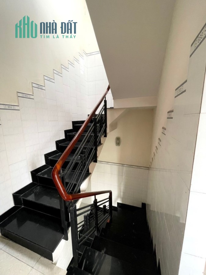 Bán Nhà Đẹp 5 Tầng, Bình Tân Giáp tân Phú 4m x 12m, Hẻm Xe Hơi, Chỉ 4.5 Tỷ