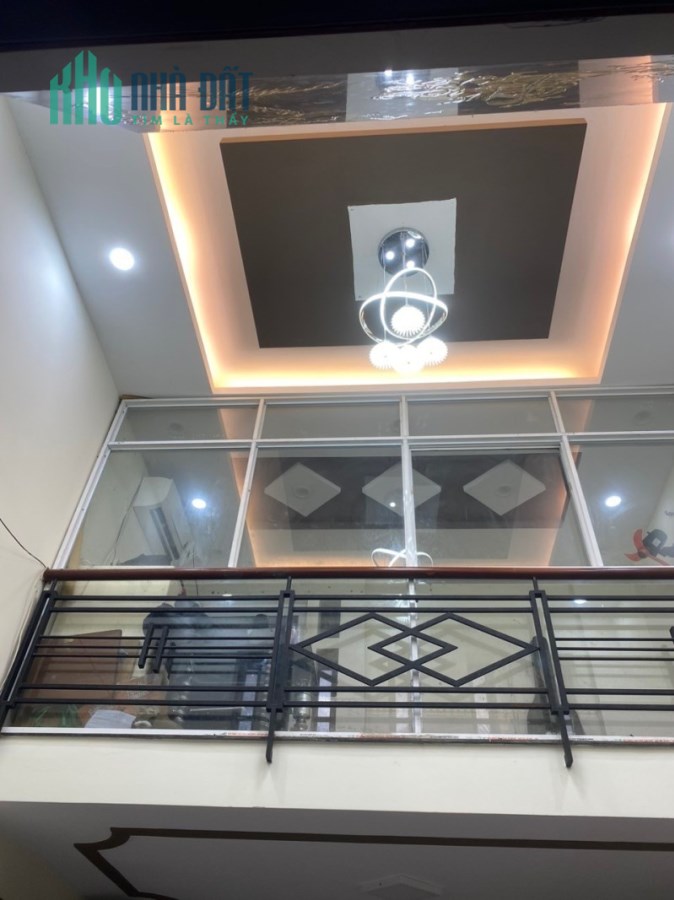 Bán Nhà Đẹp 5 Tầng, Bình Tân Giáp tân Phú 4m x 12m, Hẻm Xe Hơi, Chỉ 4.5 Tỷ