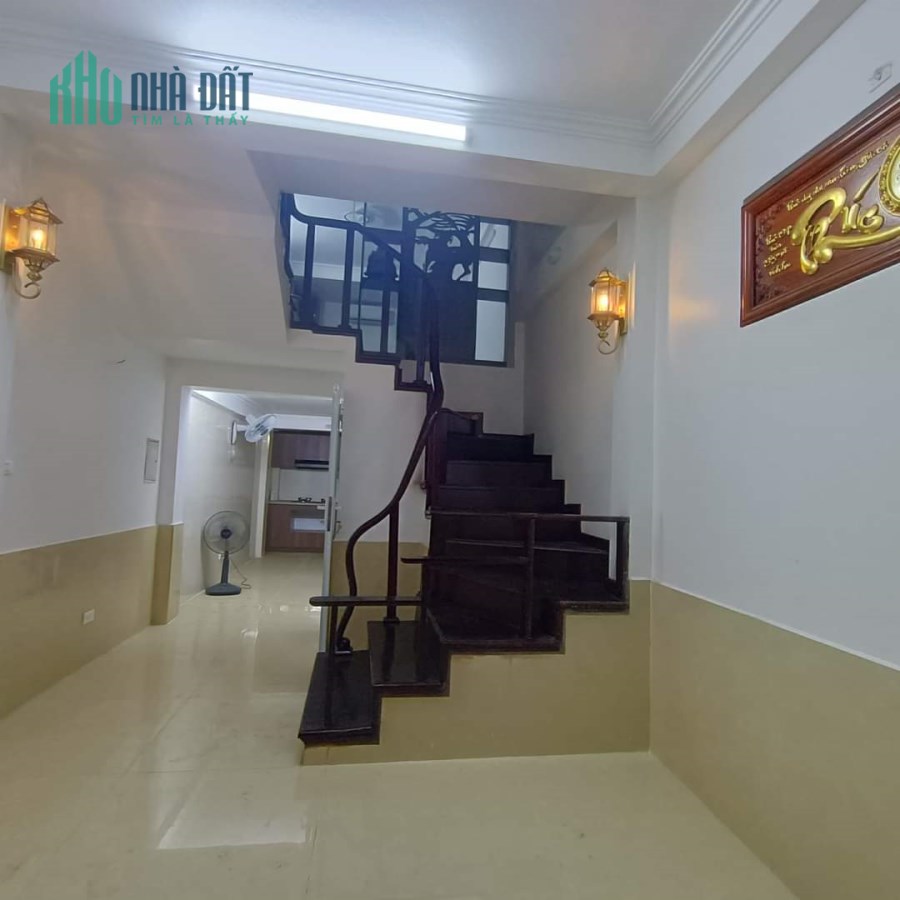 HÀNG HIẾM - bán nhà ngõ 165 Cầu Giấy - Ô tô, kinh doanh - 50m ra phố, giá chỉ 6,9 tỷ