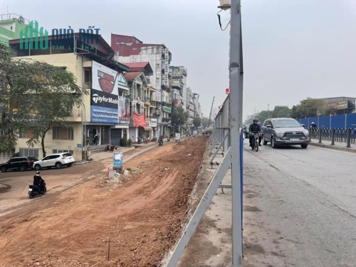 Bán Nhà Mặt Phố Âu Cơ Quận Tây Hồ. 44m Xây 5 Tầng Nhỉnh 12 Tỷ. Cam Kết Ảnh Thật Mô Tả Chính Xác.
