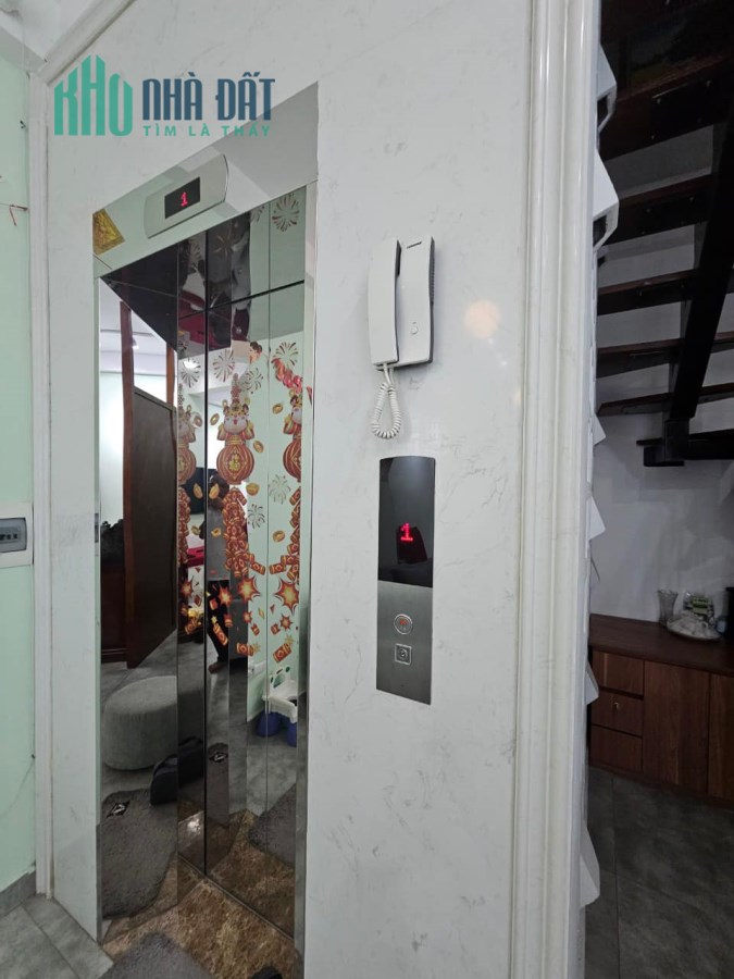 bán gấp căn nhà Tây Hồ - 5 tầng, phân lô, ô tô tránh - thang máy - sau tòa HDI